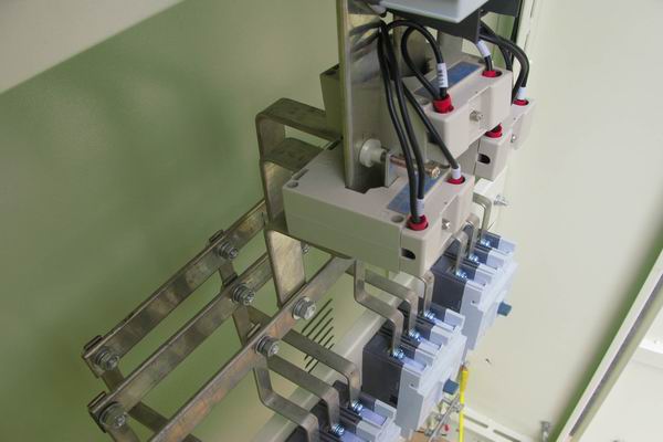 毕节配电柜-应急照明配电柜使用对工作人员的具